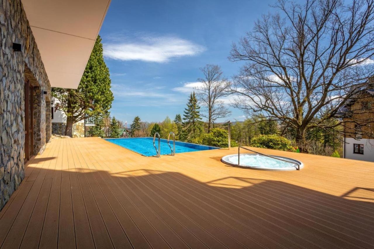 B3 Z Basenem, Sauna, Jacuzzi - 5d *